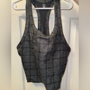Vuori Elevation Windowpane Tank